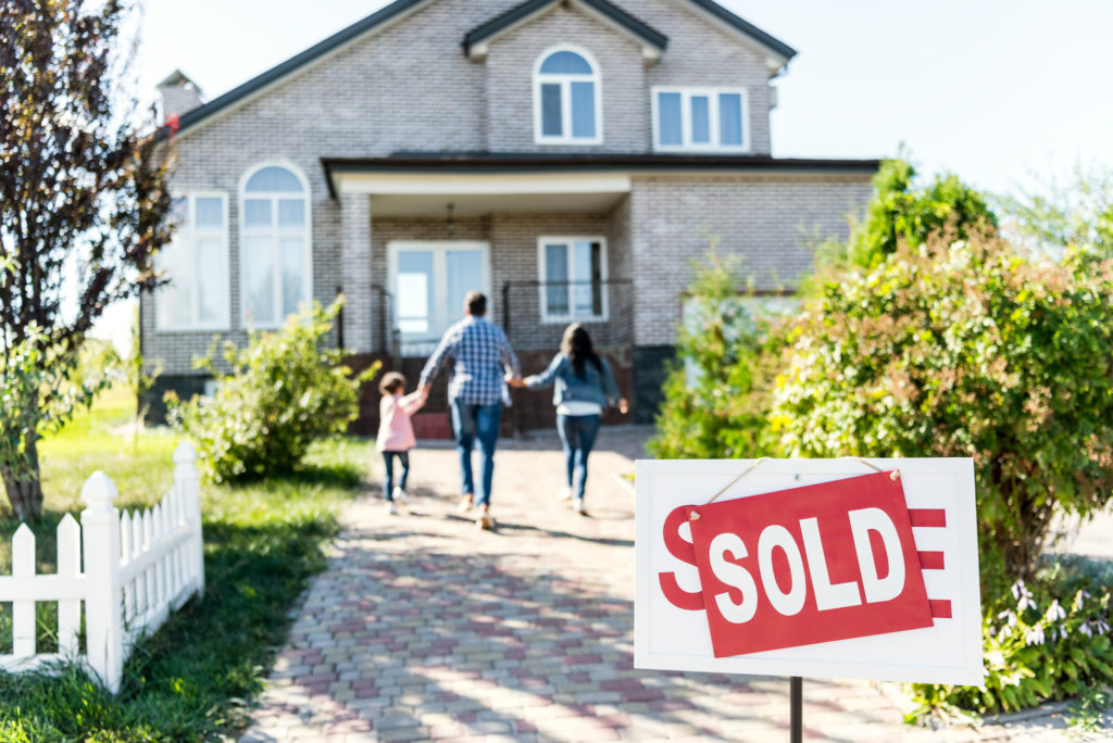 Top Tips for Finding Cash Home Buyers